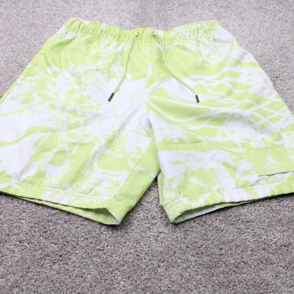 Nike Jordan Swim Trunks Shorts Mens Small Limelight Flight Poolside Standard Fit